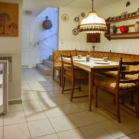Beautiful Home In Sterlawki Male With 3 Bedrooms *